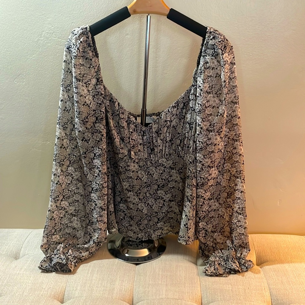Astr The Label Floral Balloon Sleeve Blouse